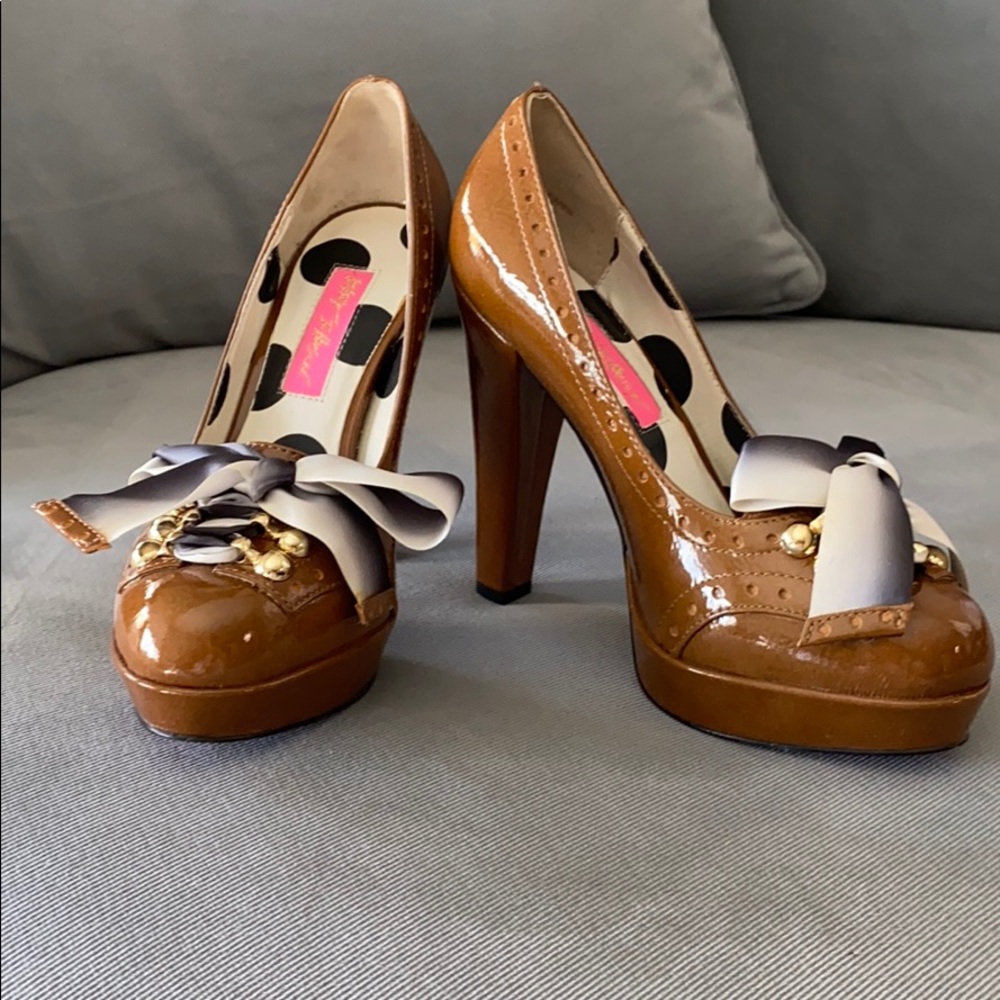 Betsy Johnson 5 inch heels